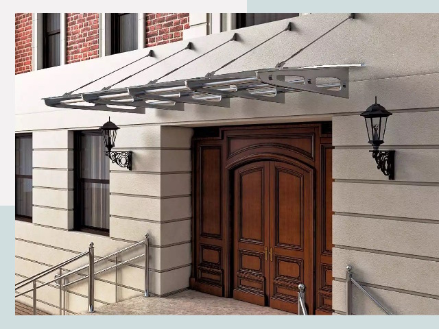 Металлические козырьки от 618 руб. в Североуральске